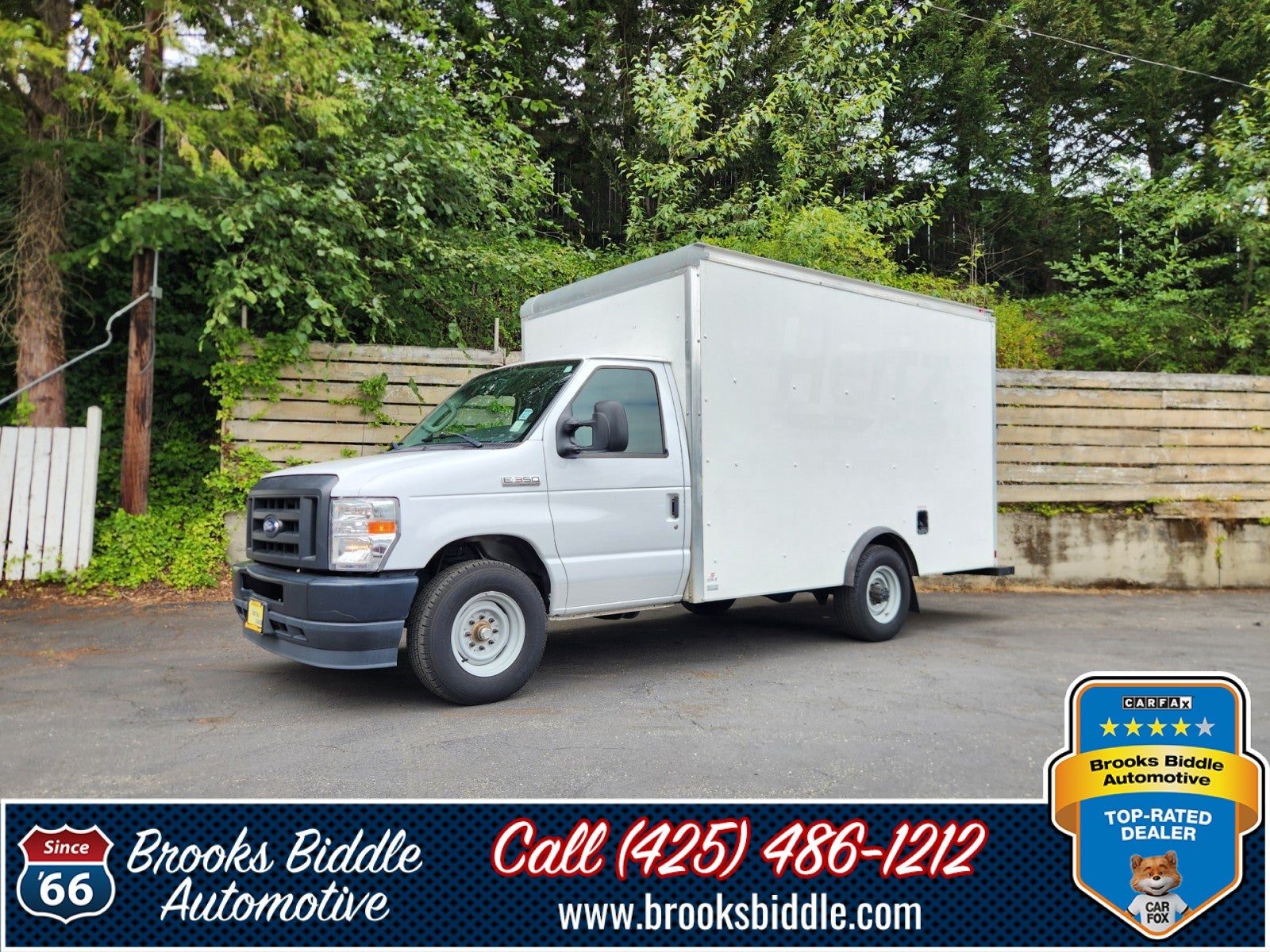 2022 Ford Econoline E-350 Cutaway Box Van in Oxford White — front three-quarter view